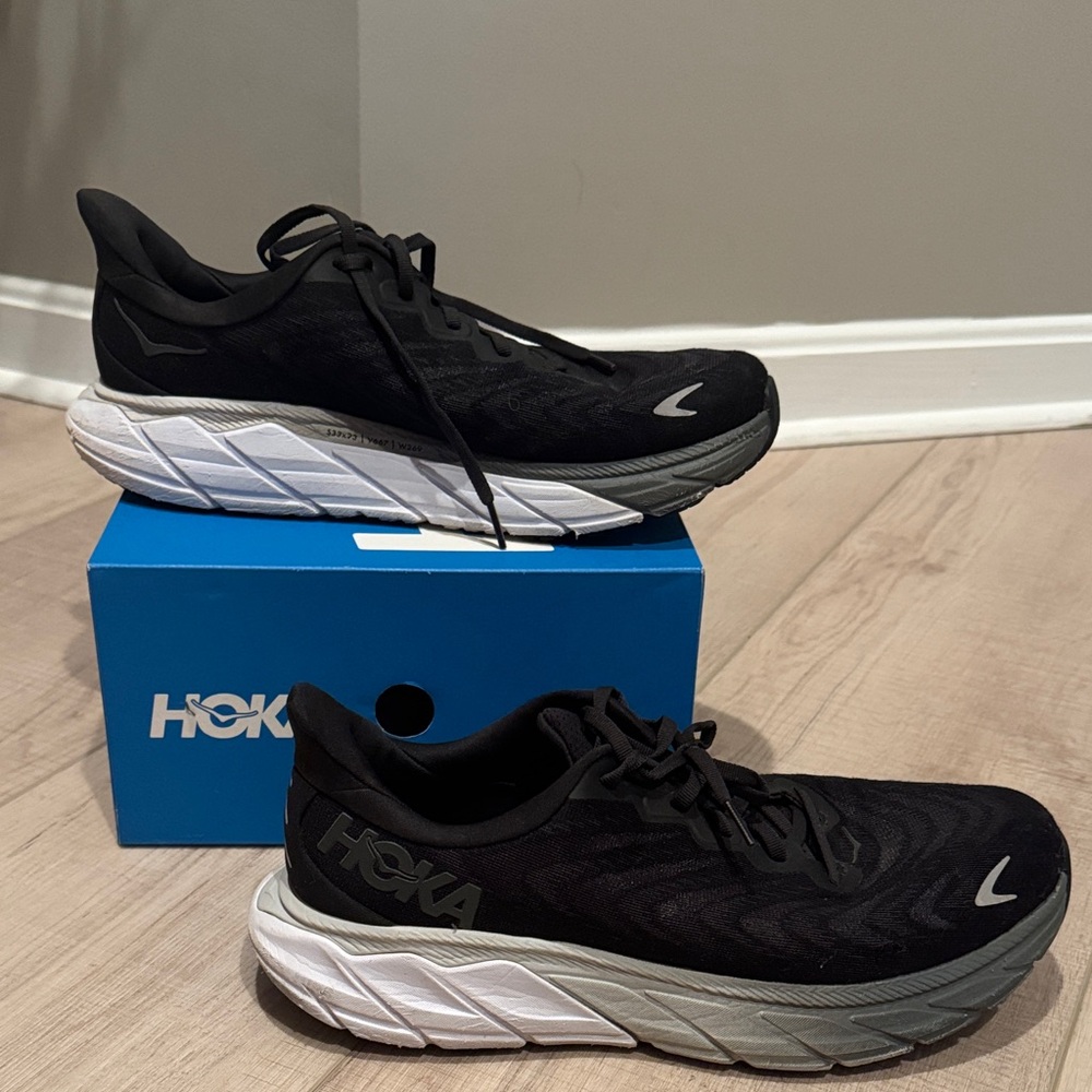 Hoka Men's Arahi 6 Running Shoe - Graveyard  size 10.5